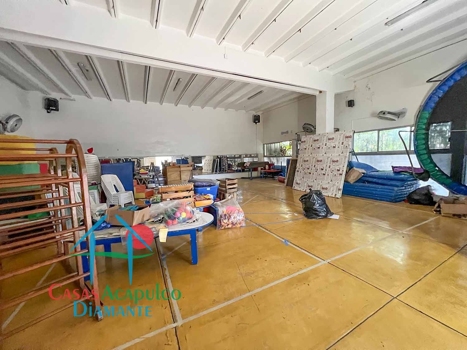 Centro Escolar La Paz sección primaria - Salón de actos 2